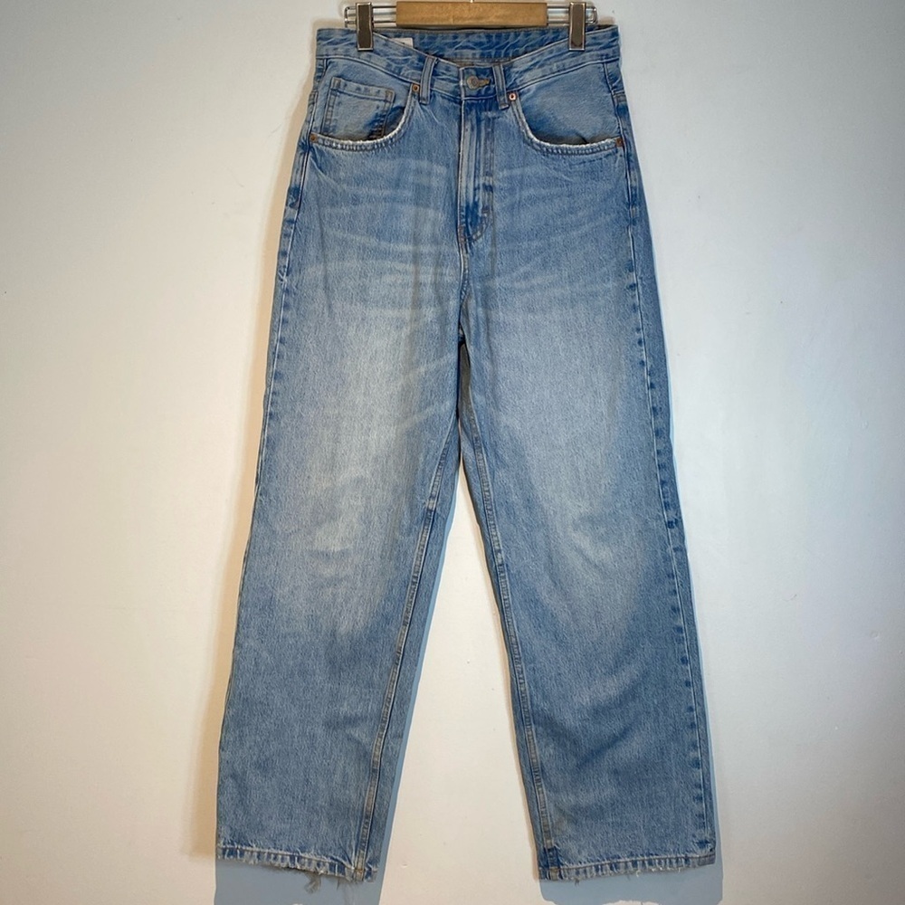 Zara size 30 wide leg light wash jeans distressed raw edge hem
